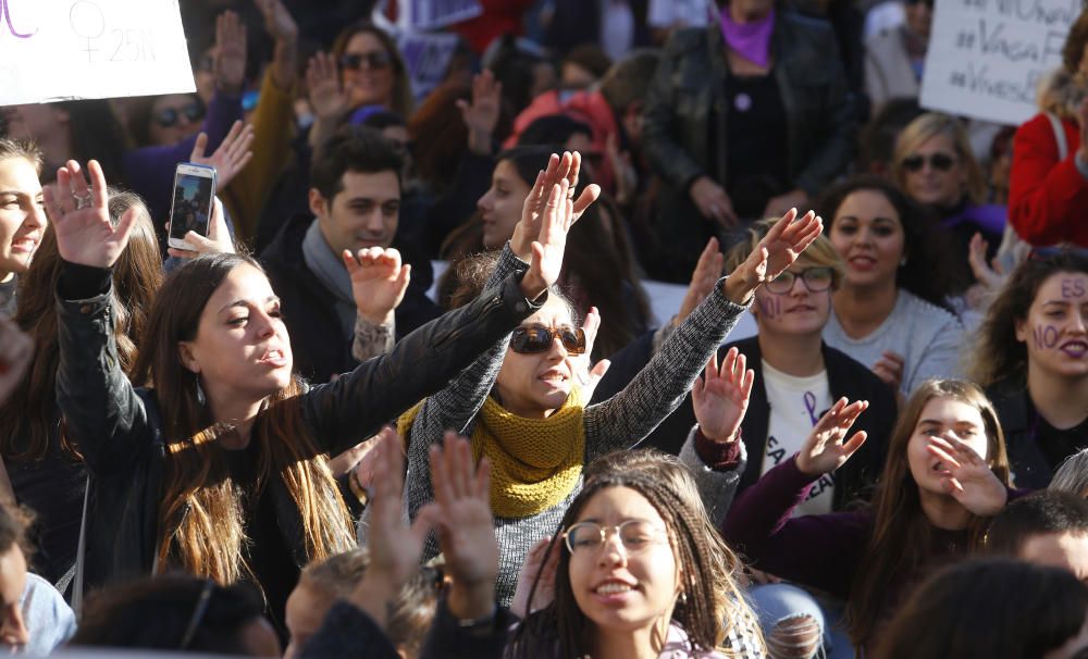 Gewalt gegen Frauen: große Demo auf Mallorca