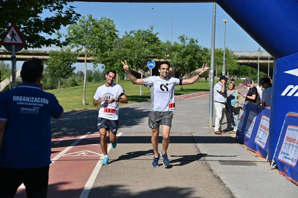 Fotogalería | El Colegio de Médicos de Badajoz echa a correr: "Menos pastillas y más zapatillas"