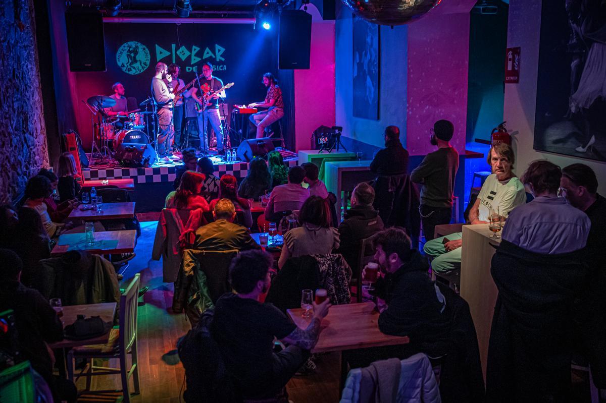 Mariscadas, copas y discoteca: el MWC anima la noche de Barcelona