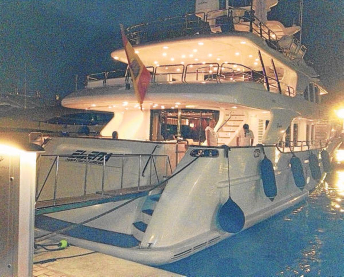 El yate de Ortiz, entre Alicante e Ibiza