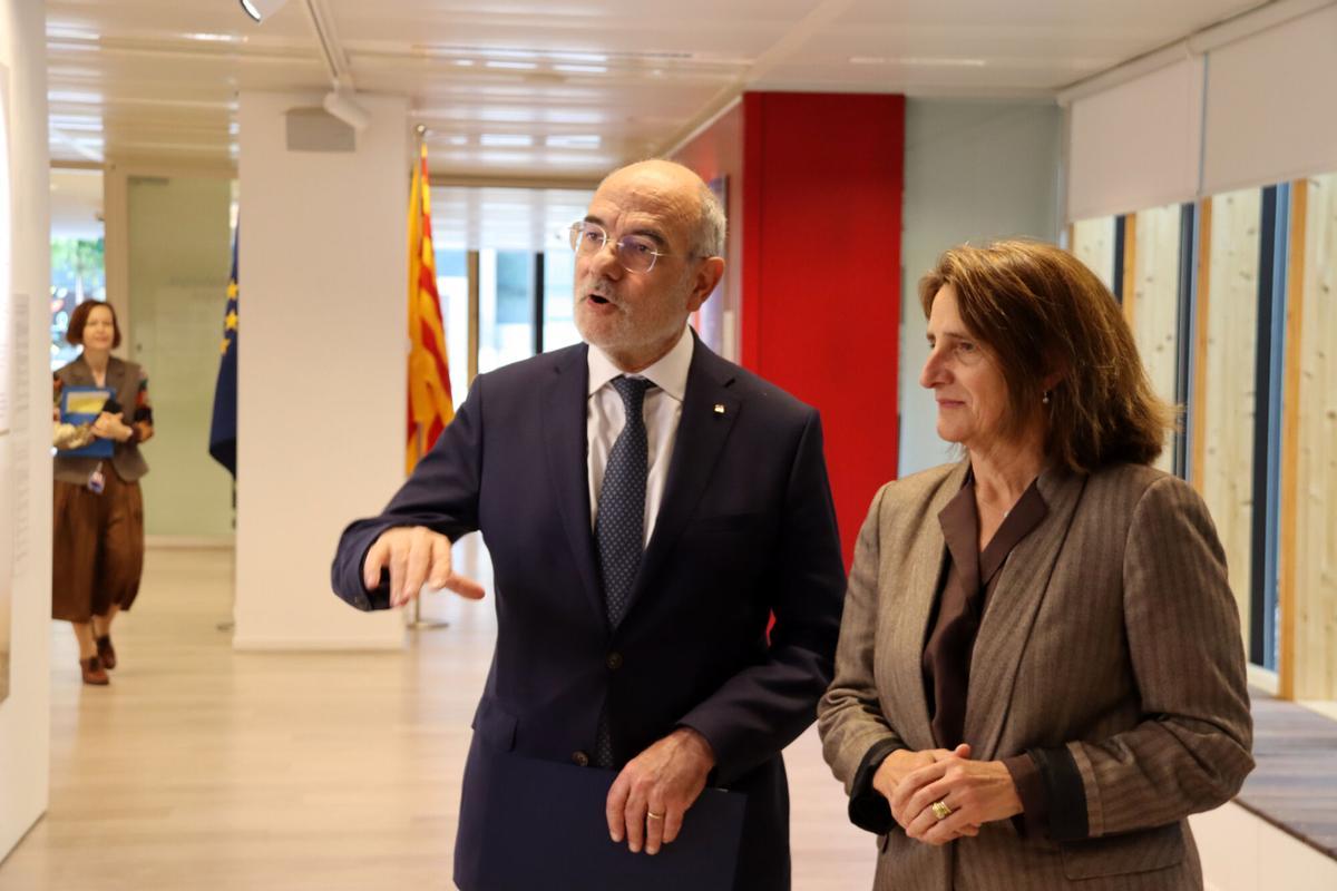 El conseller de Unió Europea i Afers Exteriors, Jaume Duch, i la vicepresidenta ejecutiva de la Comisión Europea, Teresa Ribera, este miércoles en Bruselas.