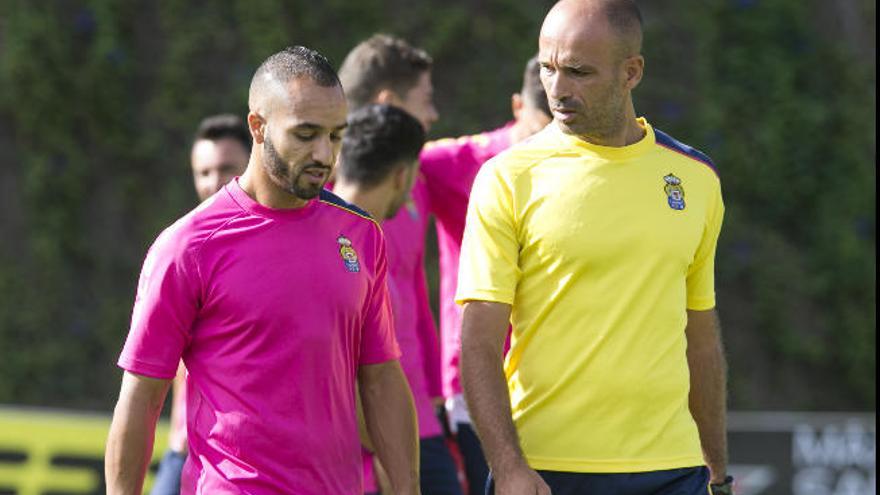 Nabil El Zhar vuelve a entrenar con el grupo