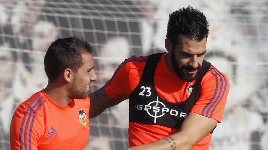 &quot;Negredo entrena bien y volverá a jugar pronto&quot;