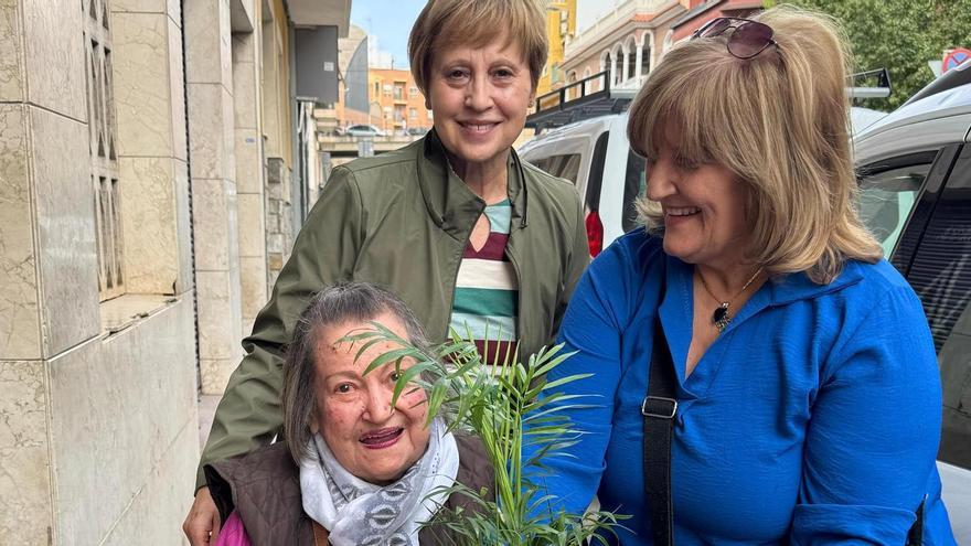Tres amigas de la infancia se reencuentran tras 57 años en Crevillent