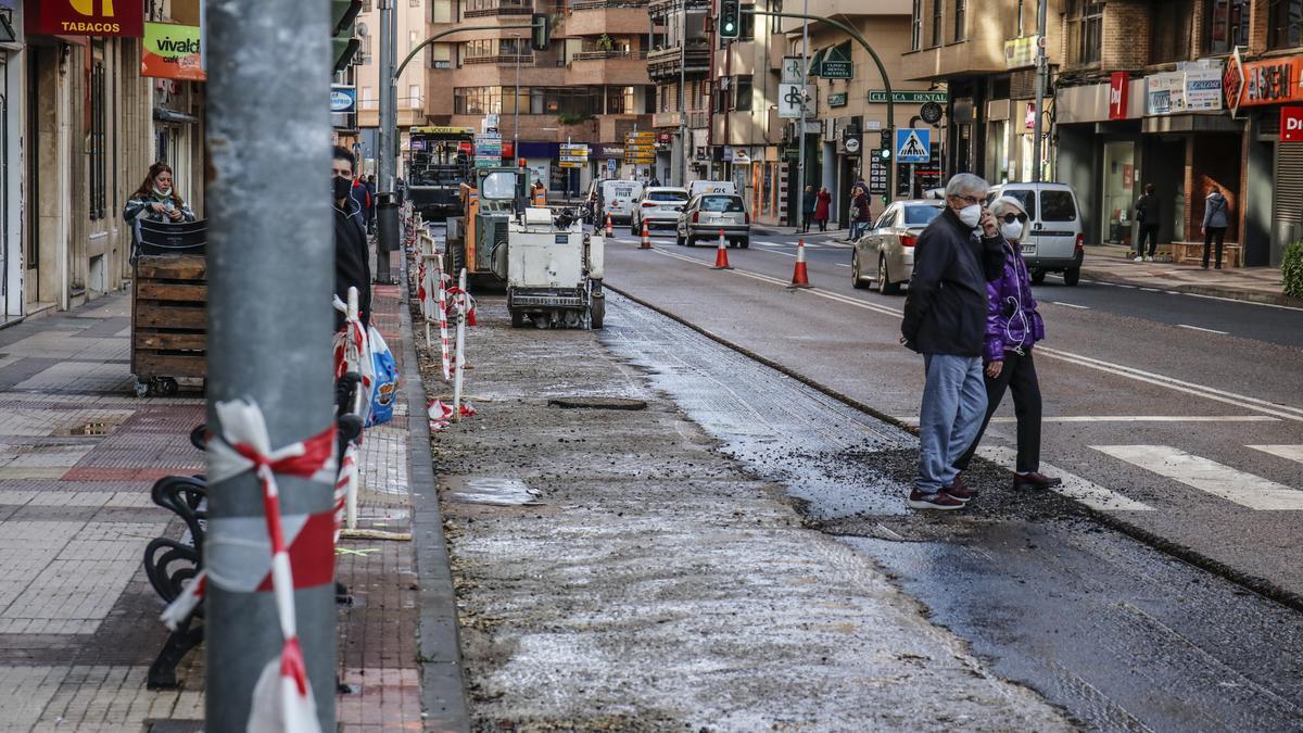 Las obras para renovar las canalizaciones de la calle Gil Cordero están en la recta final, a falta únicamente de que se proceda al asfaltado.