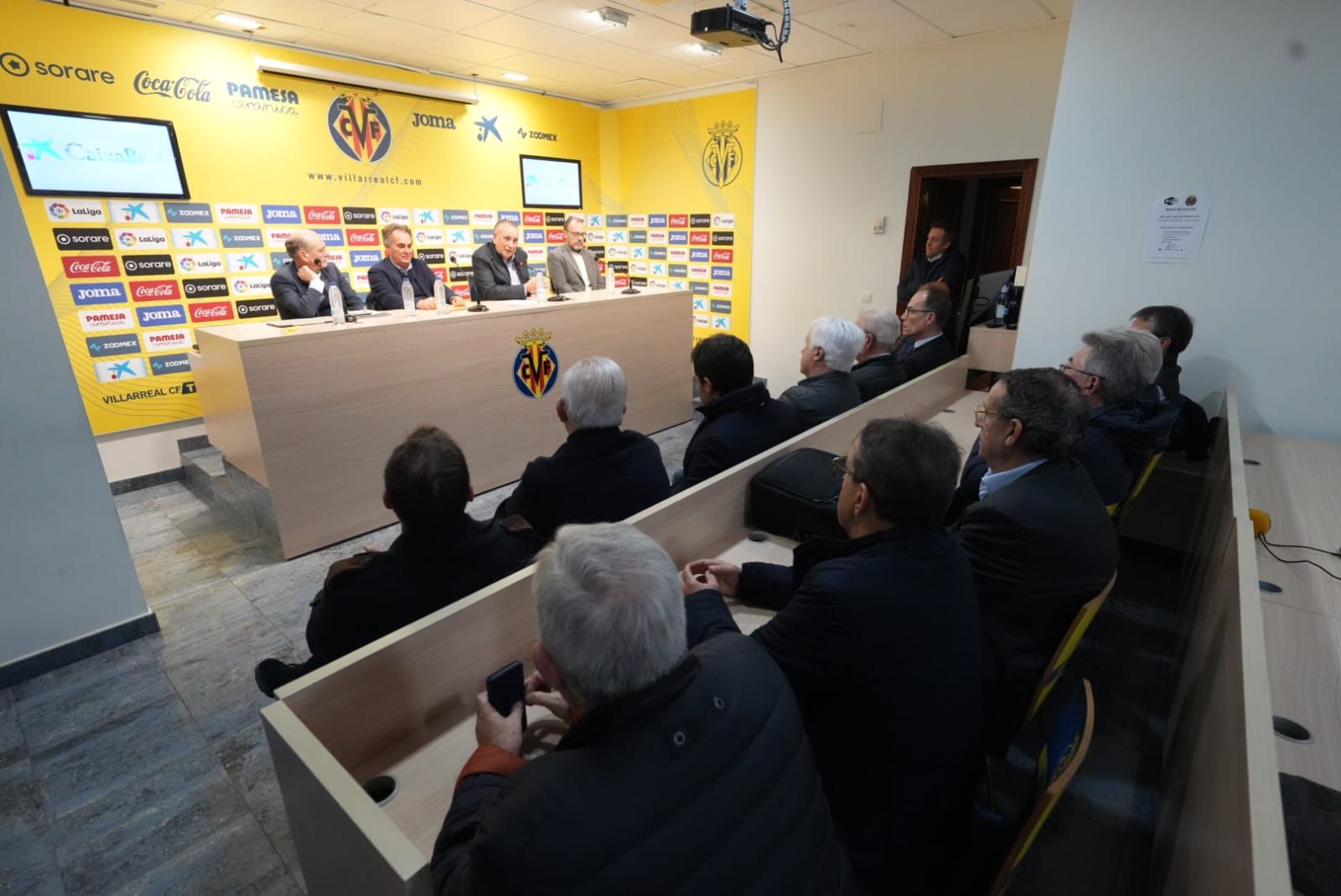 Galería | La primera junta de accionistas del Villarreal de la 'era Roig' sin el recordado Llaneza