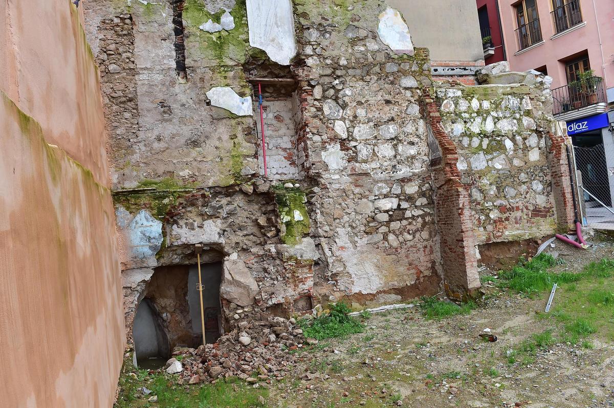 Desprendimiento en la muralla de la puerta Talavera.
