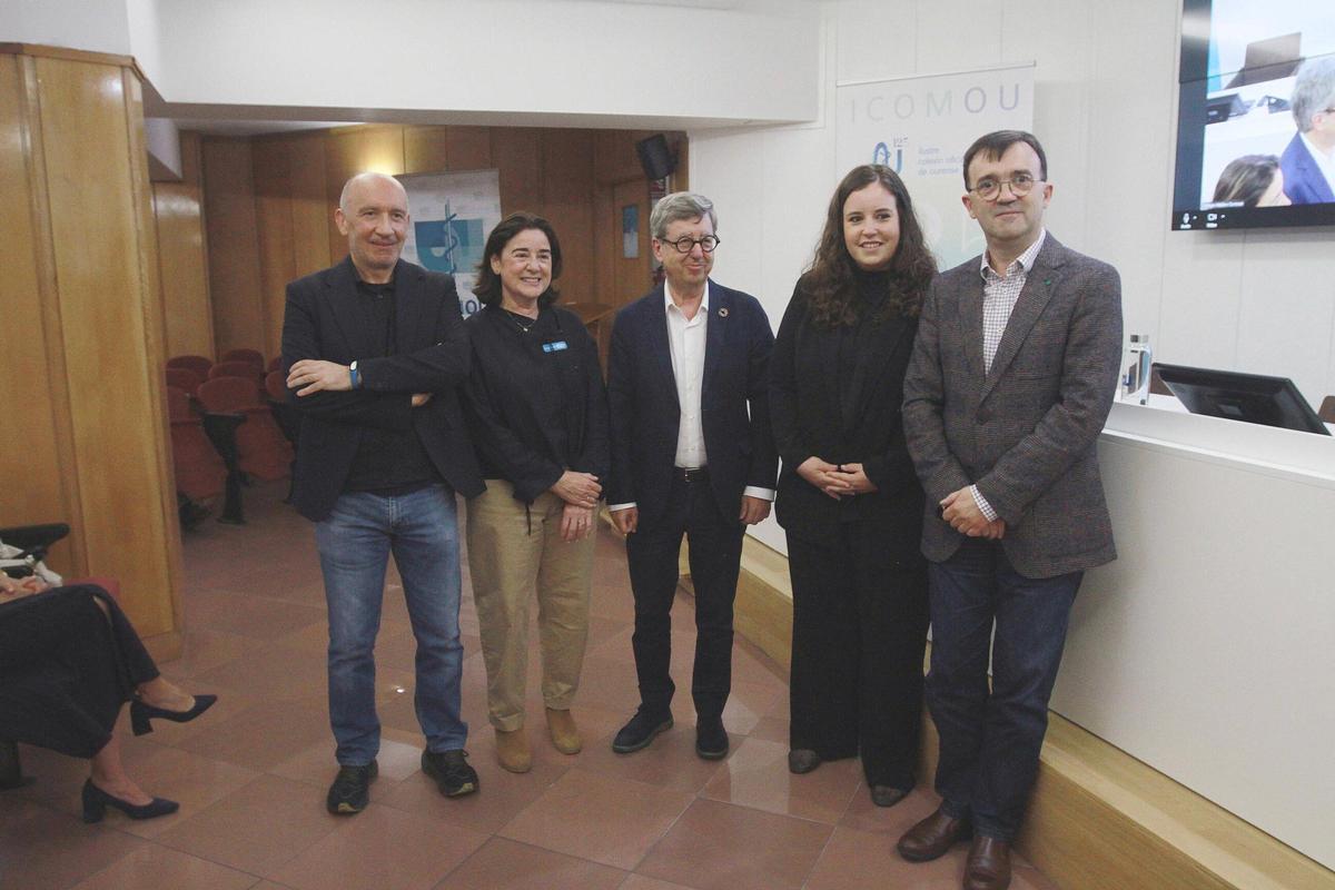 Roberto Fernandez , Cristina Margusino , Jose Luis Jimenez , Elena Cuenca y Joaquin Cubiella, los premiados