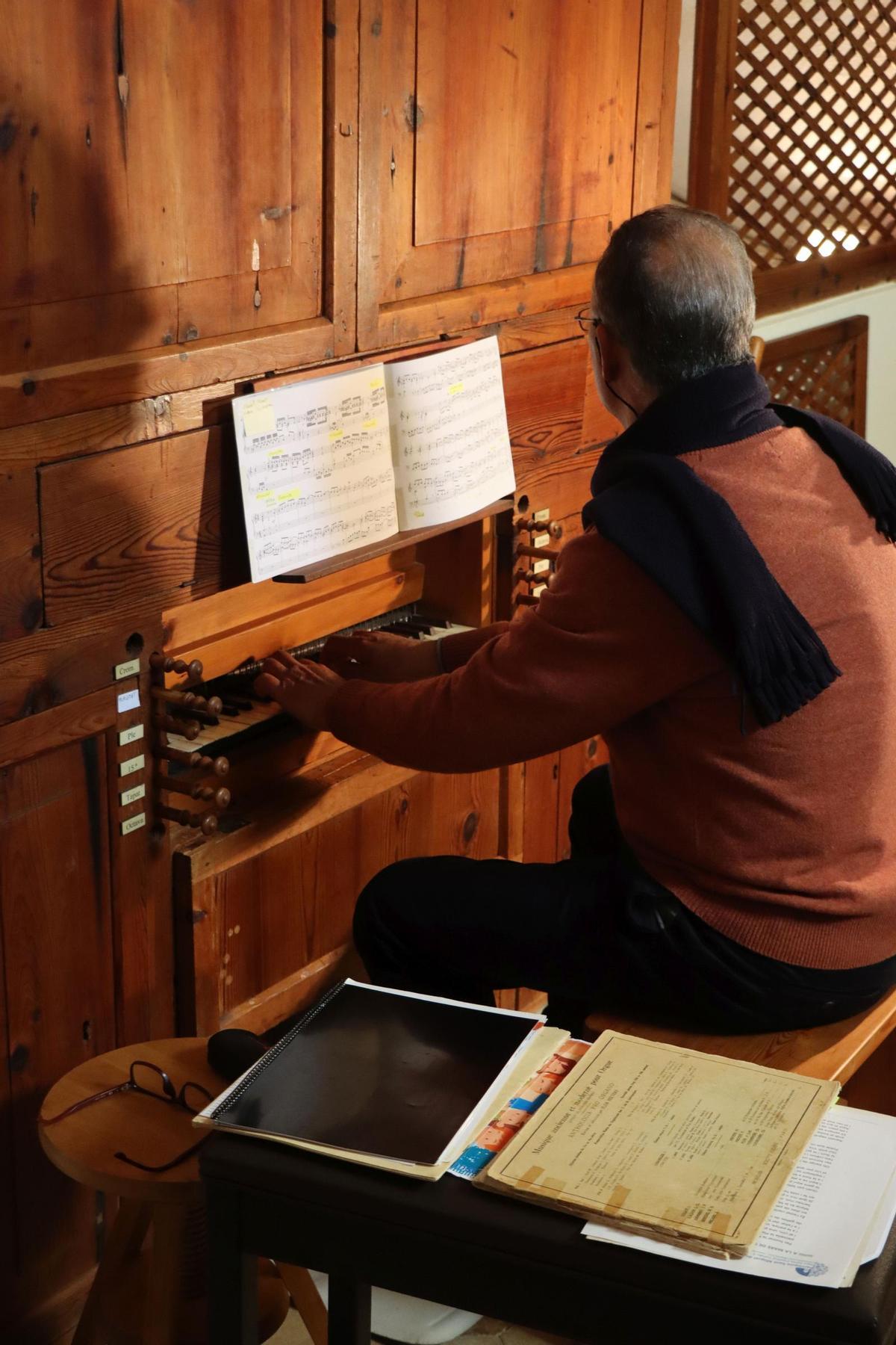 El acto ha finalizado con un pequeño concierto de órgano a cargo de Tòfol Barros.