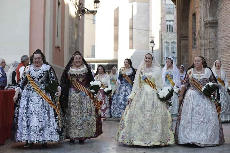 Comisiones falleras que han desfilado hasta las 19:00 horas.