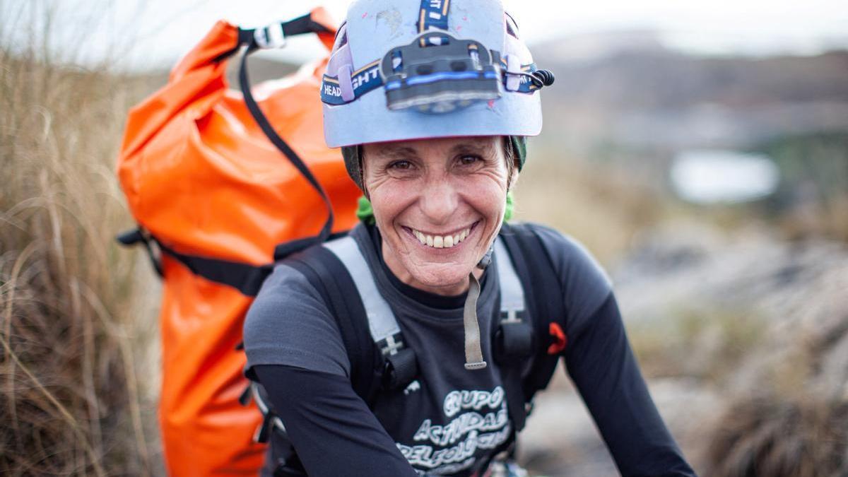 Beatriz Flamini, deportista de élite, cumple el reto de permanecer quinientos días dentro de una cueva, en soledad.