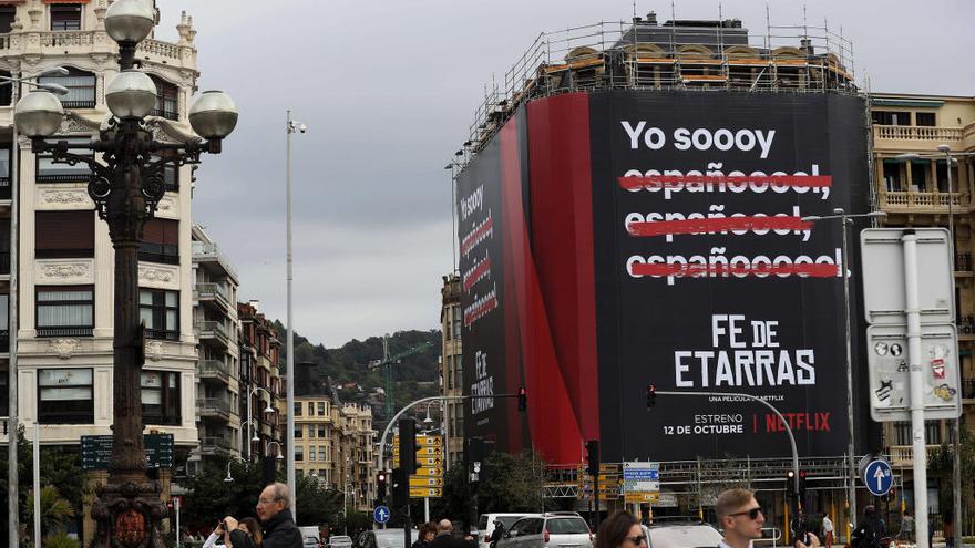 El polémico cartel.