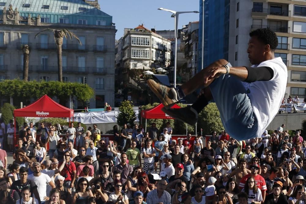 Piruetas espectaculares en el Vigo Street Stunts