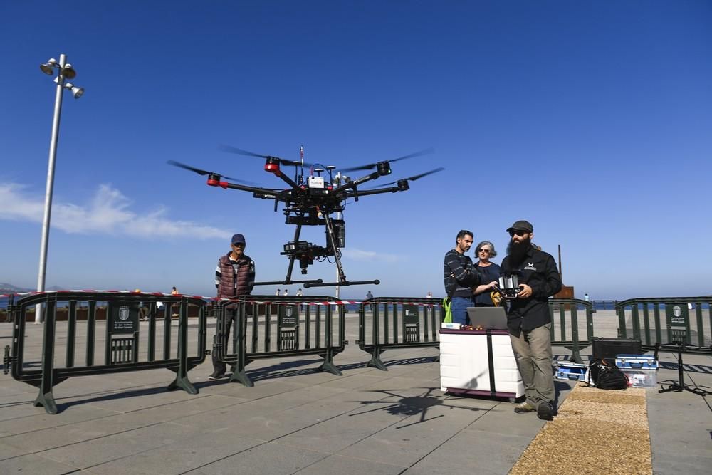 Las Canteras, a vista de dron.