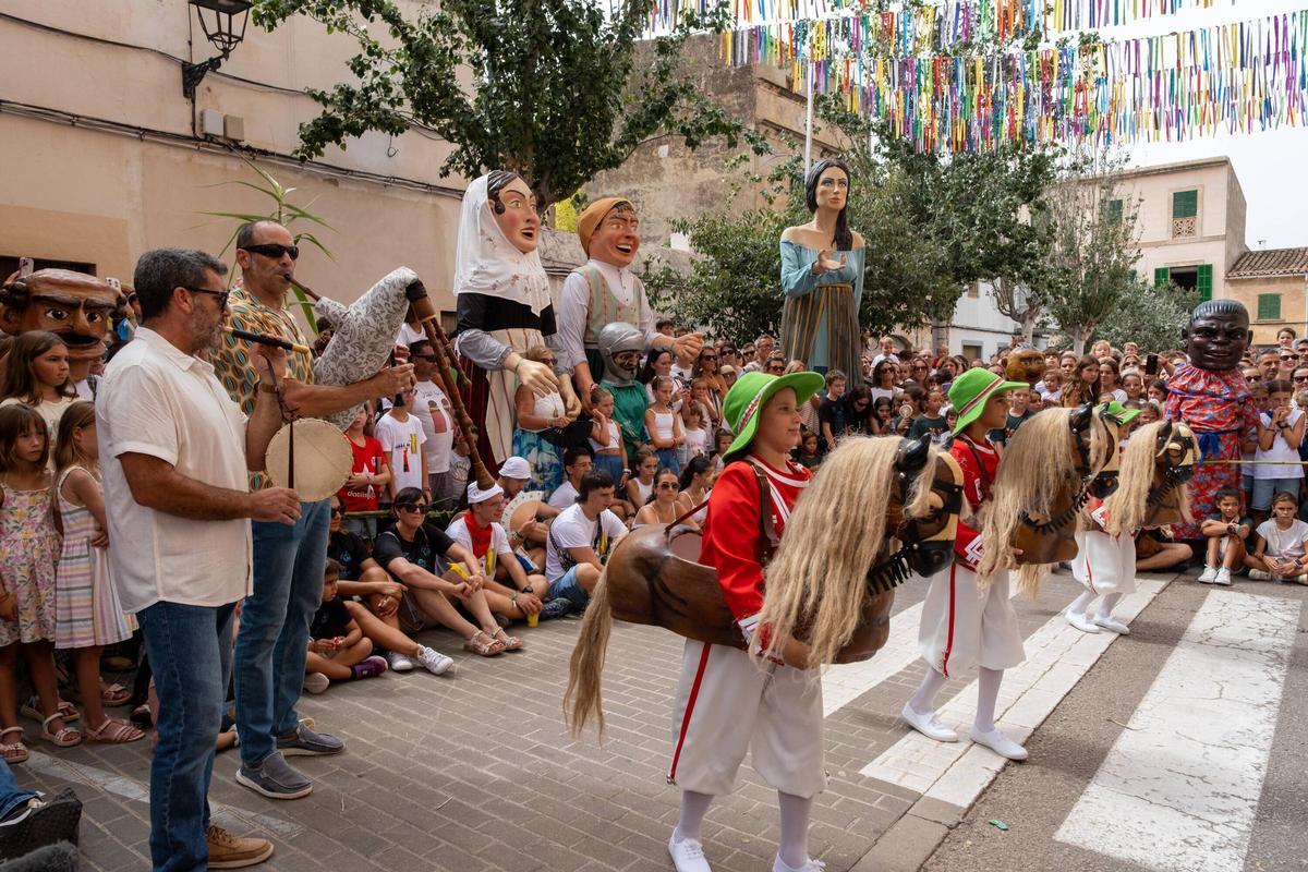 Felanitx disfruta con Sant Agustí y la irreverencia del Cosso Felanitx disfruta con Sant Agustí y la irreverencia del Cosso