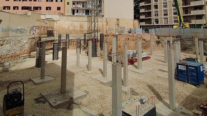 Solar en el que se levantaba la Casa del Poble, en Reina María Cristina.