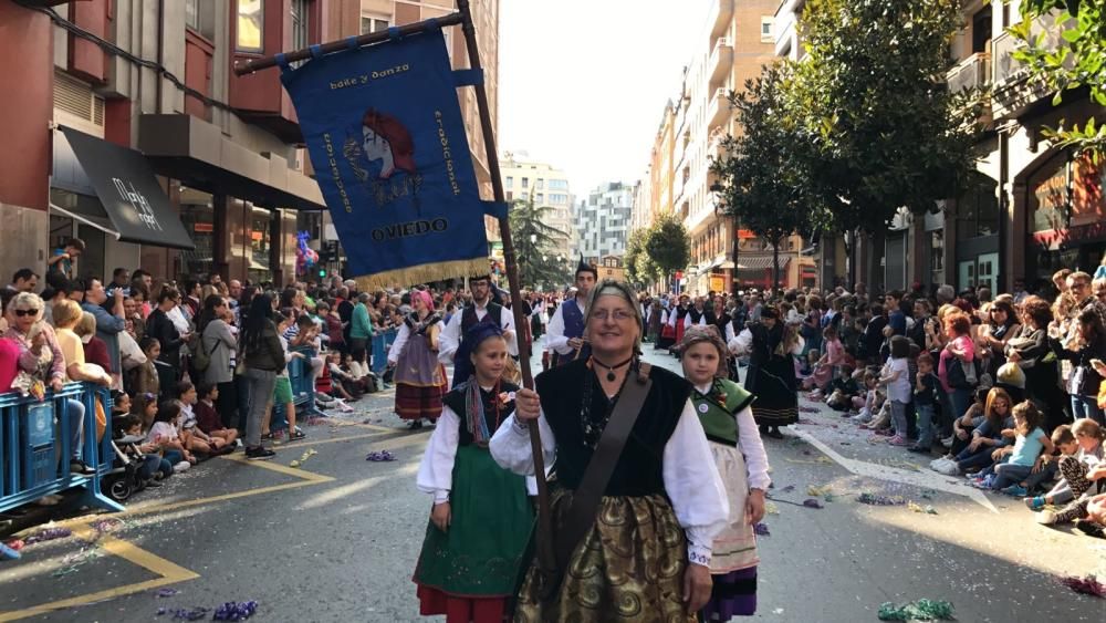 Oviedo celebra el desfile del Día de América en Asturias