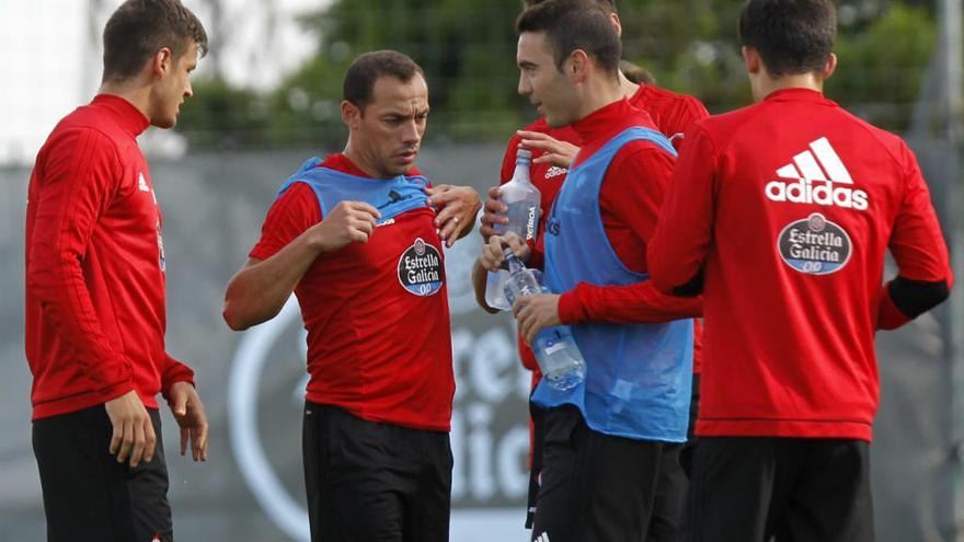 Marcelo Díaz en el entrenamiento del Celta en A Madroa // R. Grobas