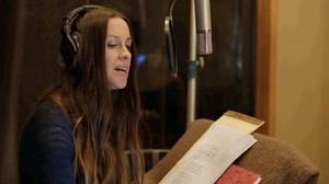 Alanis Morissette, la veu de les productores cafeteres de Costa Rica.