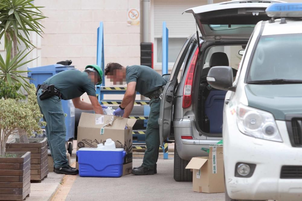 La Guardia Civil registra la Desaladora de Escombr