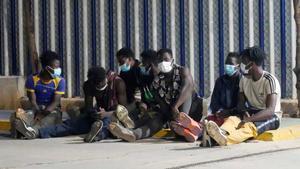 Una desena de migrants entren a Melilla en un nou salt a la tanca fronterera