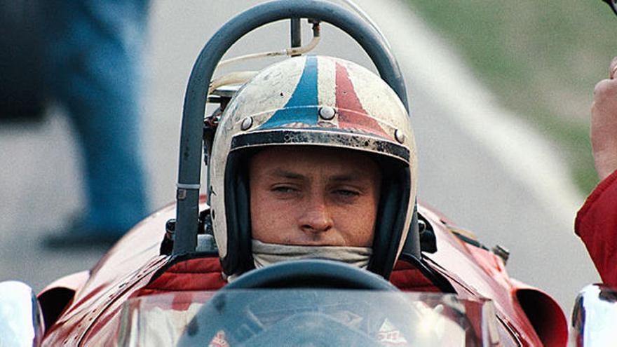 Chris Amon, durante una carrera.