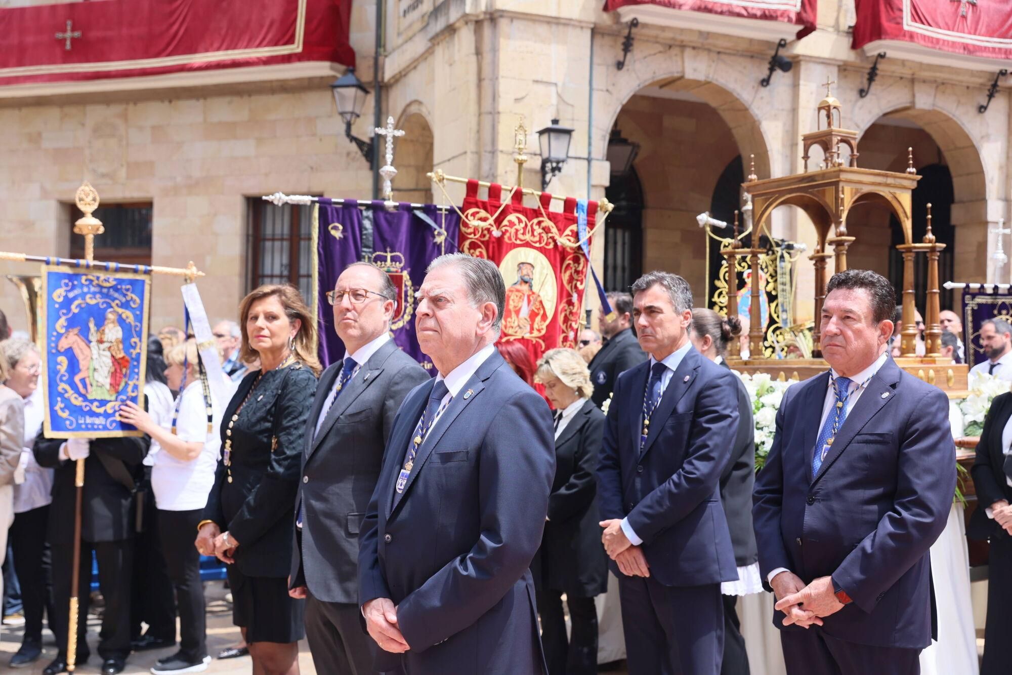 Así fue la misa del Corpus Christi en la catedral de Oviedo.