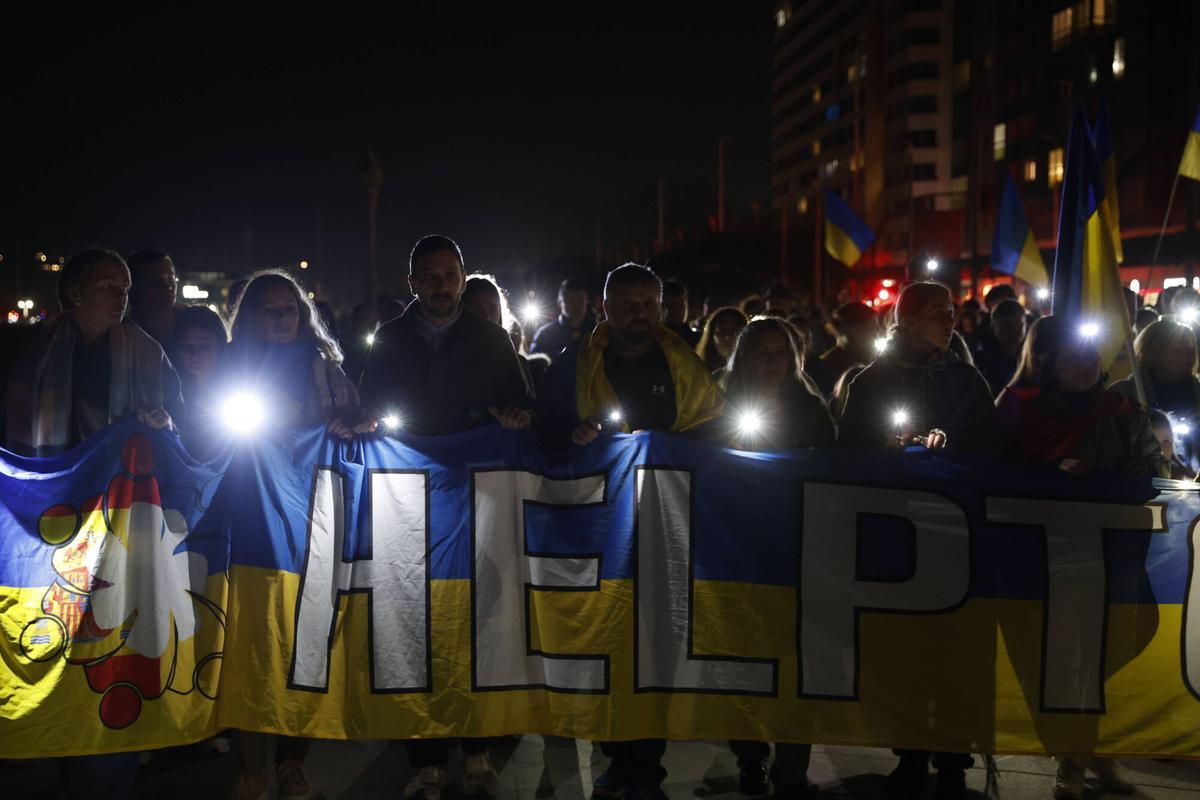 Manifestación de ucranianos en el Muro de San Lorenzo.