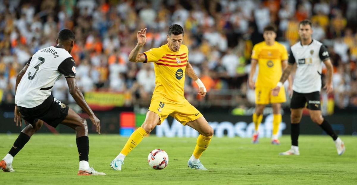 Valencia - FC Barcelona, el partido de la jornada 1 de LaLiga EA Sports, en imágenes.