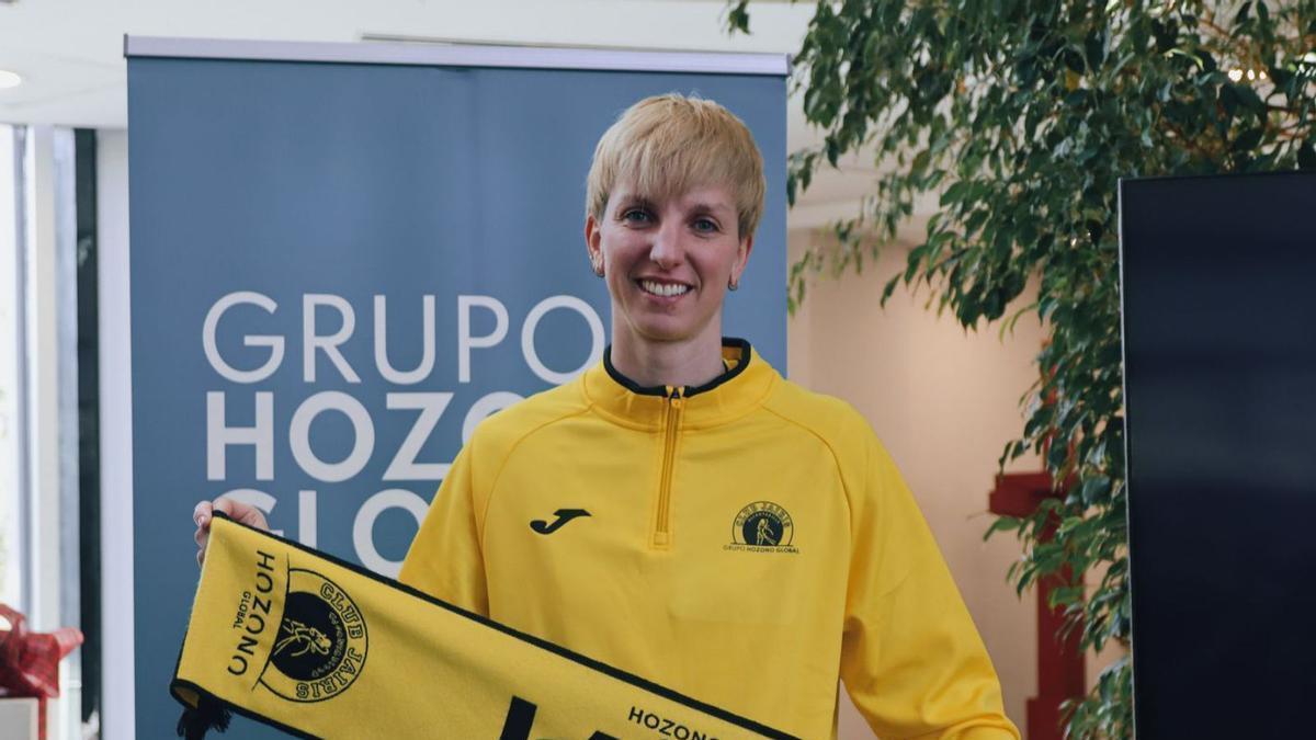 Laura Gil, en su presentación como jugadora del Hozono Global Jairis. | HOZONO JAIRIS