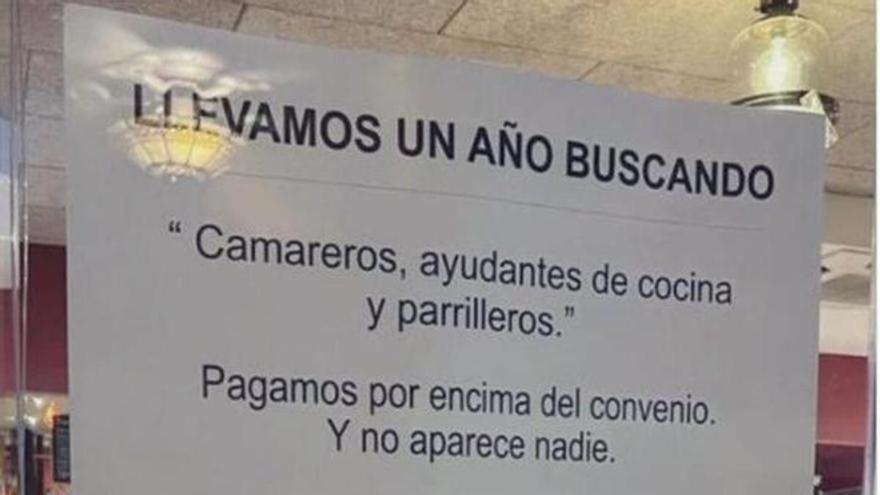 Un restaurante causa indignación por un cartel en el que ofrece trabajo: &quot;Pagamos por encima y no aparece nadie&quot;