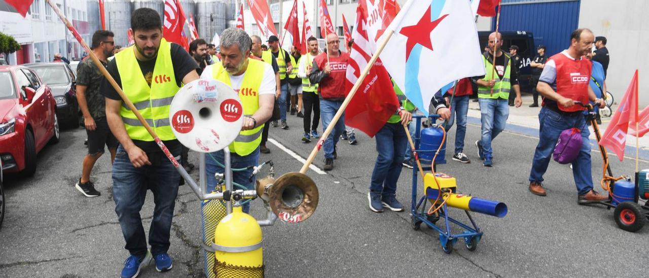 Una de las jornadas de huelga del sector del metal en A Coruña. |   // CARLOS PARDELLAS