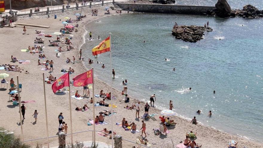 Fantástico día de playa en Cala Cortina el Día de la Hispanidad