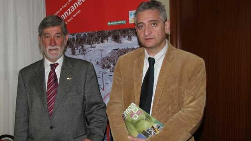 Manuel Gurriarán (i.) durante la presentación del balance.