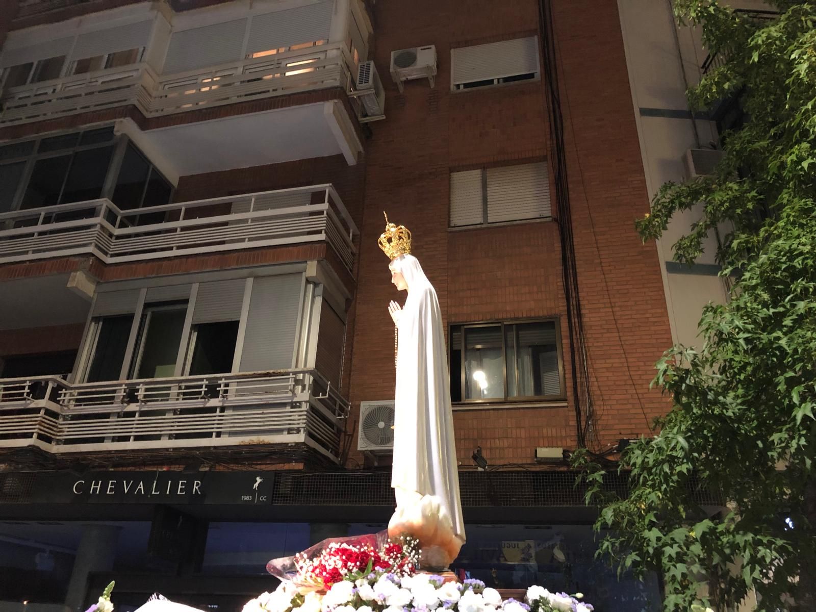 Fotogalería | Así fue la procesión de la Virgen de Fátima por Cáceres
