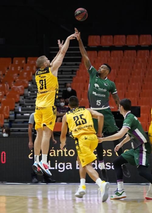 Partido entre el Iberostar y el Unicaja en la fase final de la Liga ACB.