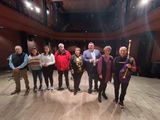 San Martín encumbra a los campeones de su concurso de canción asturiana en la gala de clausura