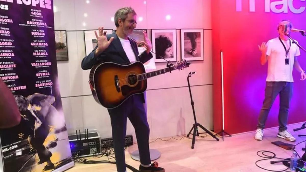 Xoel López, en un acústico en la Fnac de A Coruña.