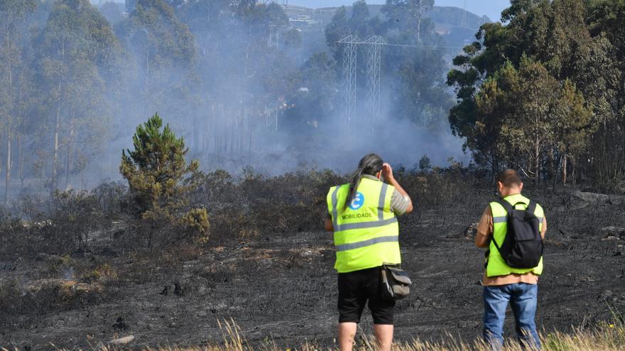 Continúan los trabajos de control en el incendio declarado en Elviña