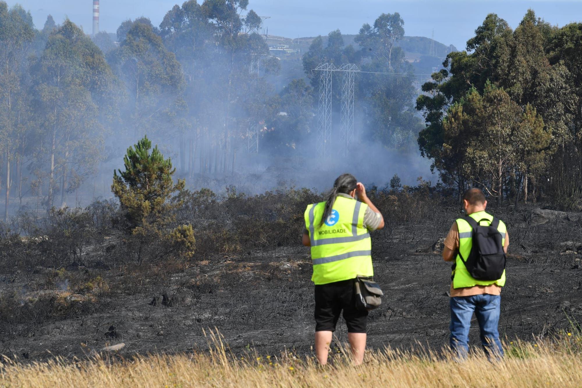 Continúan los trabajos de control en el incendio declarado en Elviña