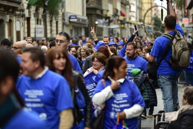 Marcha azul para celebrar el Dia Mundial de ...