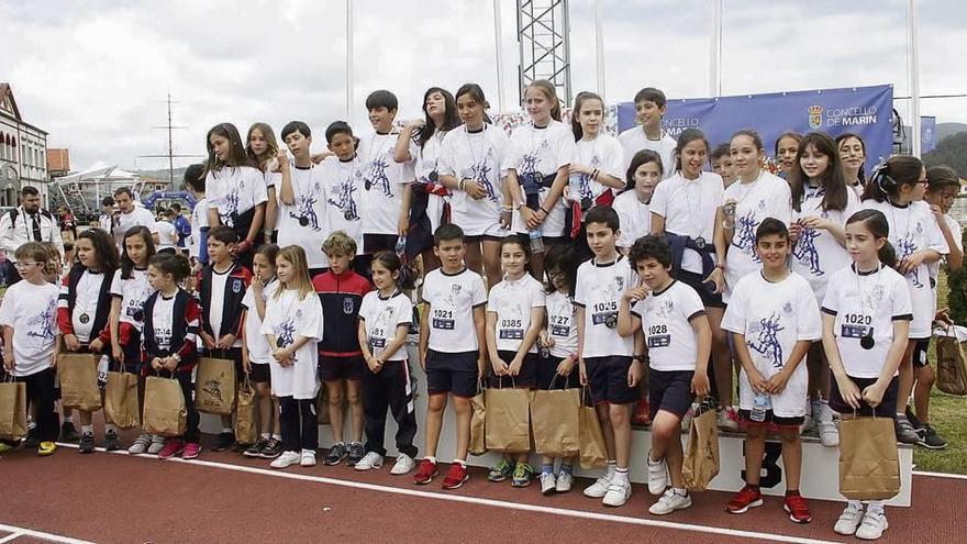 Uno de los grupos escolares que participó en la prueba. // Santos Álvarez