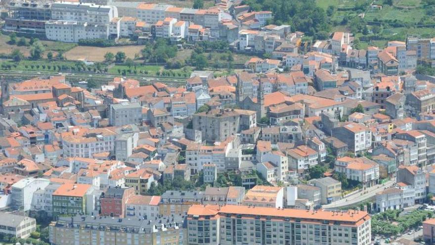 Vista aérea del núcleo urbano de Betanzos.