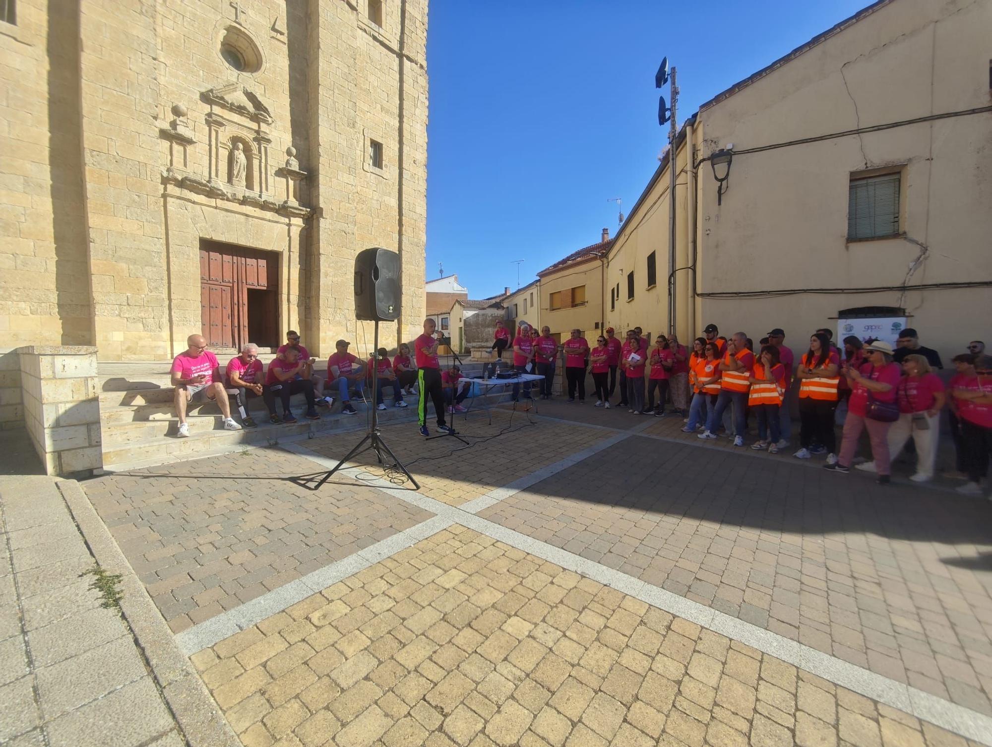 GALERÍA | La marcha de Fuentesaúco por el cáncer en imágenes