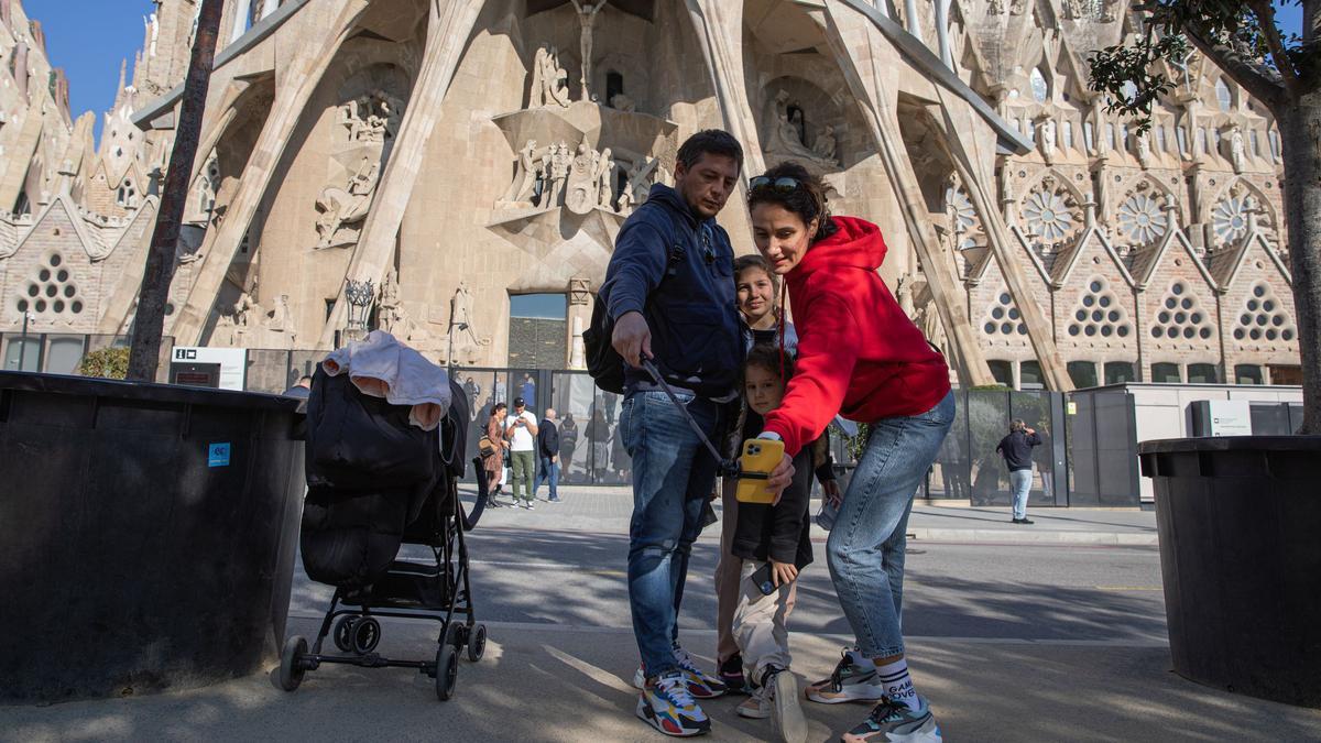 Barcelona Entre el ‘last minute’ turístic i bones expectatives al comerç