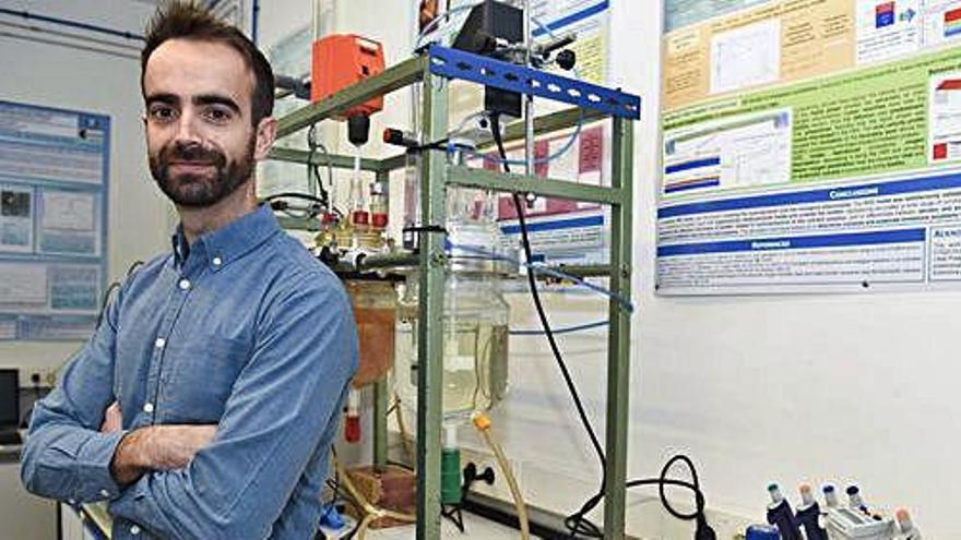 Antoni Dorado al laboratori de l&#039;escola politècnica de Manresa on s&#039;investiga la nova tecnologia