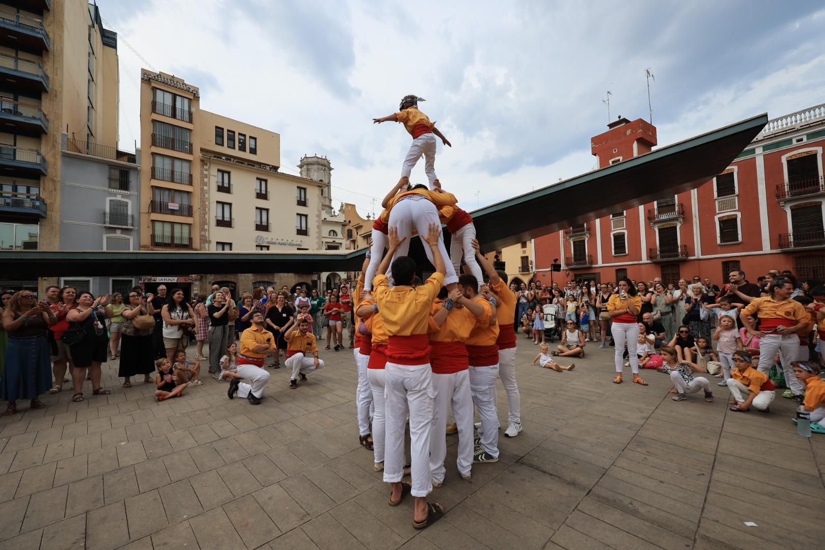 Les fotos de com Vila-real 'trau la llengua' per a defensar el valencià