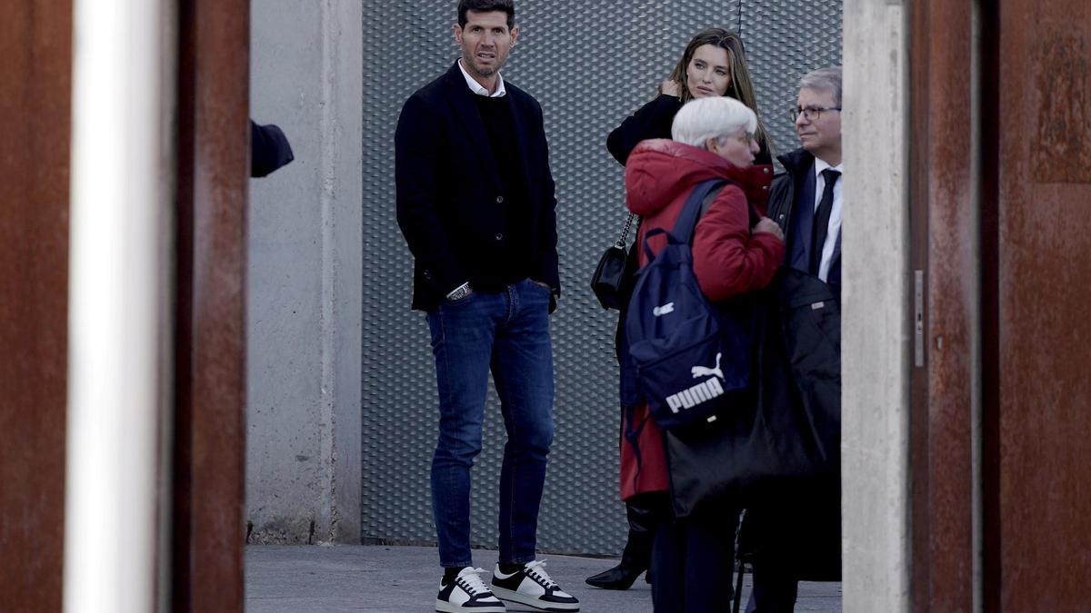 El juez condena a 10.800 euros de multa a Rubiales por besar a Jenni Hermoso y le absuelve de las coacciones