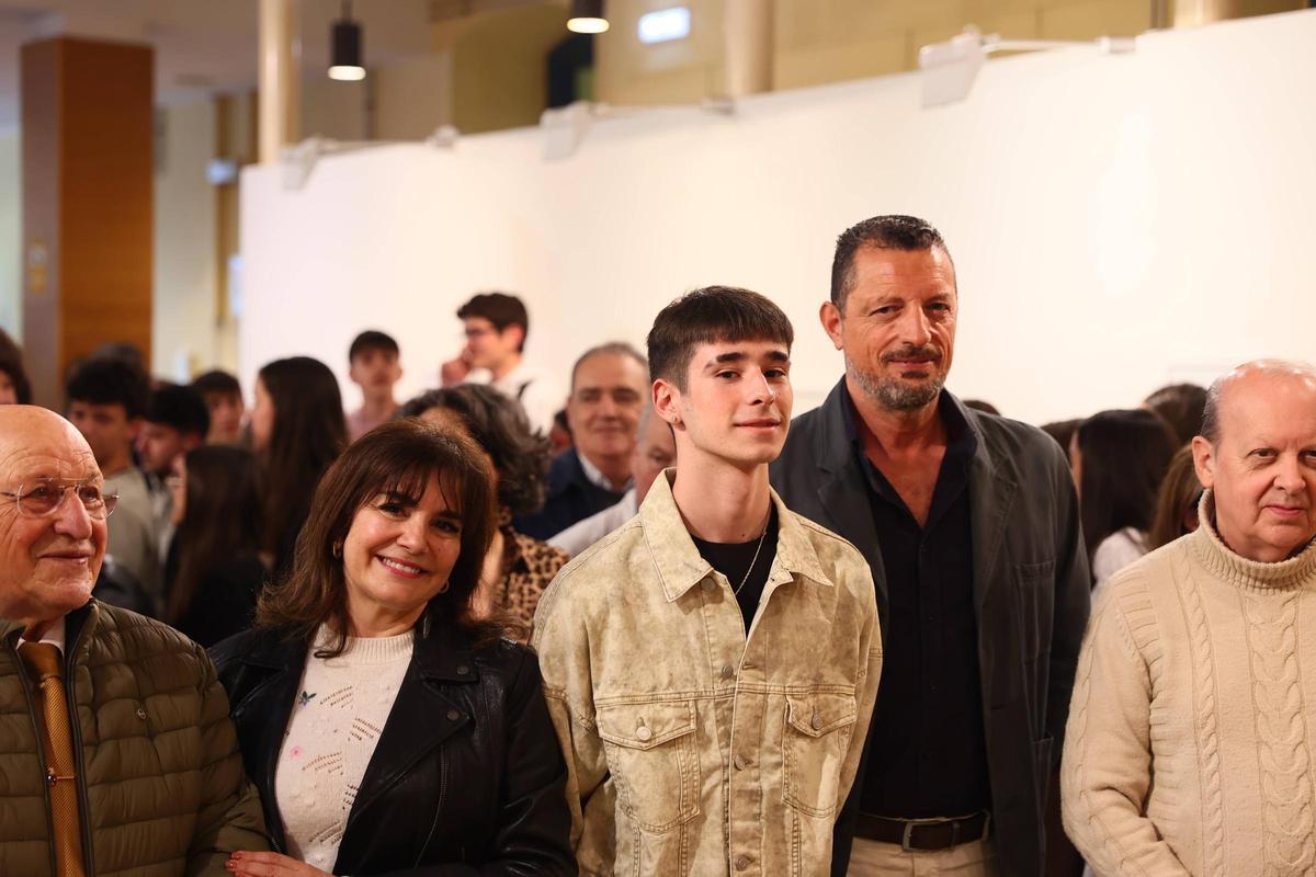EN IMÁGENES: El arte a bolígrafo del artista de 16 años Aarón Martínez desembarca en Avilés