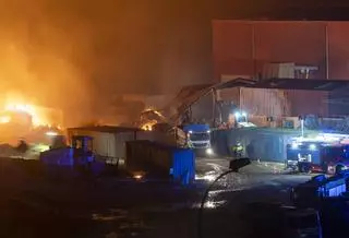 El Cabildo investiga las causas del brutal incendio en el vertedero de Zonzamas: pérdidas millonarias por no apagar pronto el fuego